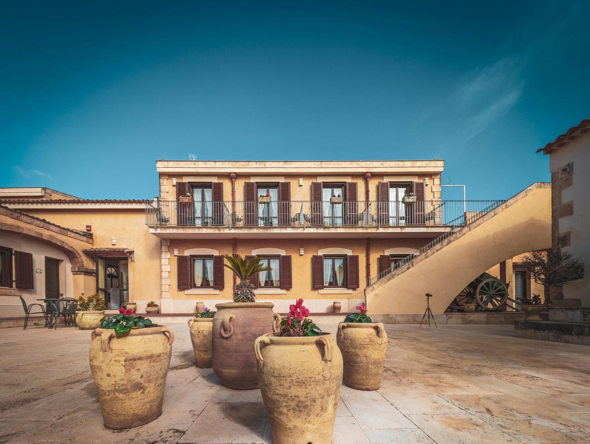 Hotel La Corte Del Sole Lido di Noto Exterior foto