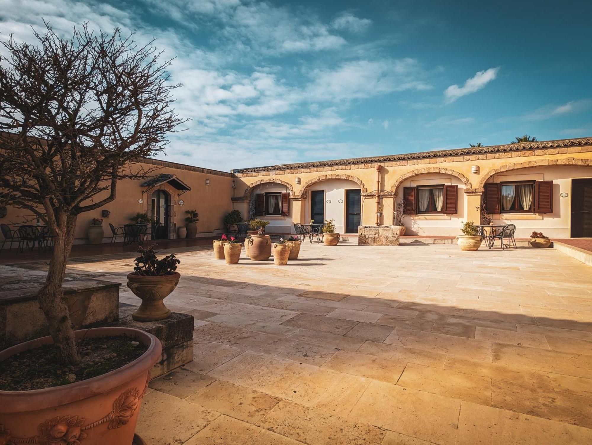 Hotel La Corte Del Sole Lido di Noto Exterior foto